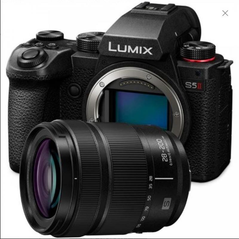 Panasonic Lumix S5 II + 28-200mm - Garanzia Fowa Italia